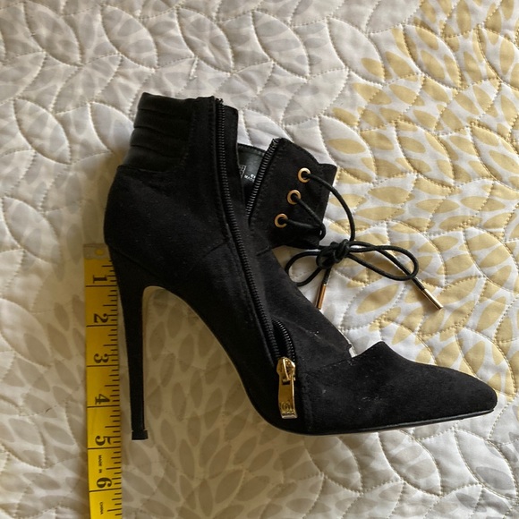 Migato NWOT black high heel ankle boots size 38 never worn. Bought in Greece. - Picture 3 of 10